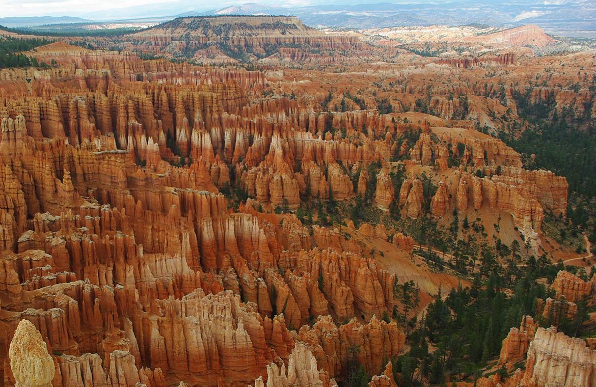 The irregular rock spires of Bryce Canyon National Park 